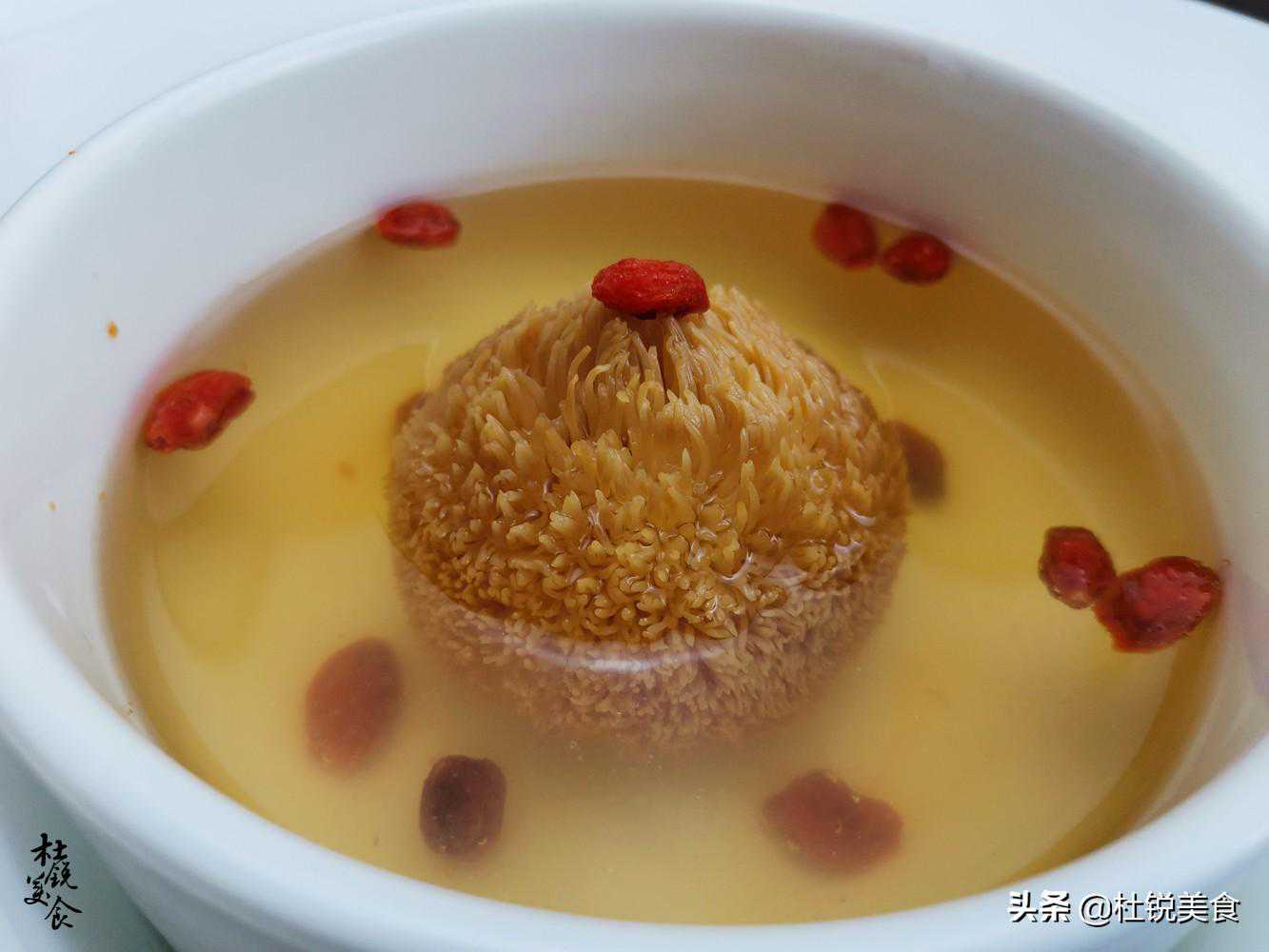 地道清汤猴头菇做法，学会在家也能熬清汤，味道不输大饭店
