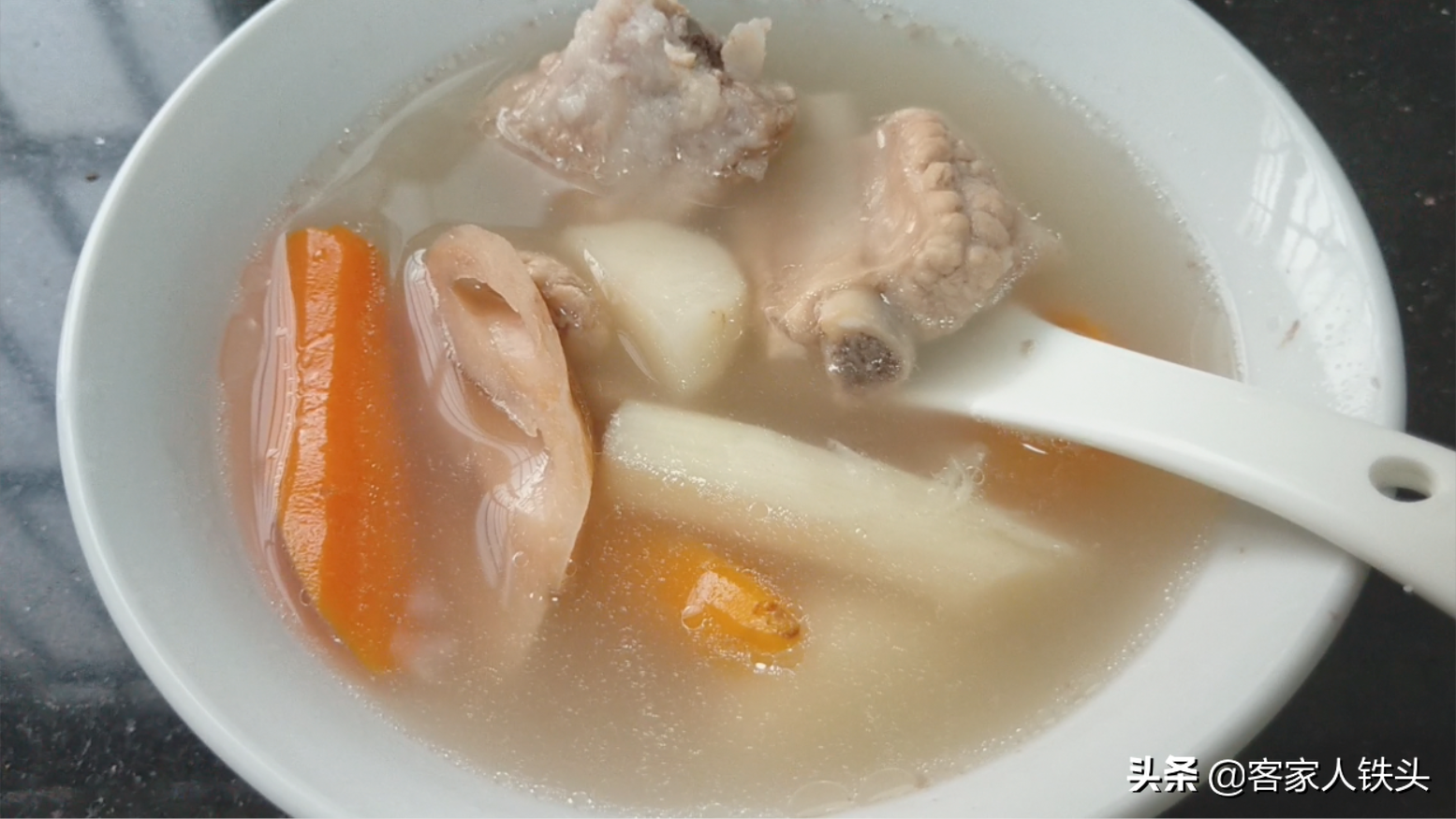 教你煲广东老火靓汤，掌握好一个小技巧，汤鲜味美，好好喝
