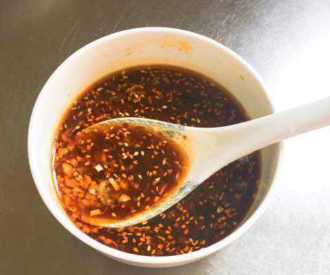 鸡肉换个做法，直接做成凉拌鸡，口感细腻味道好