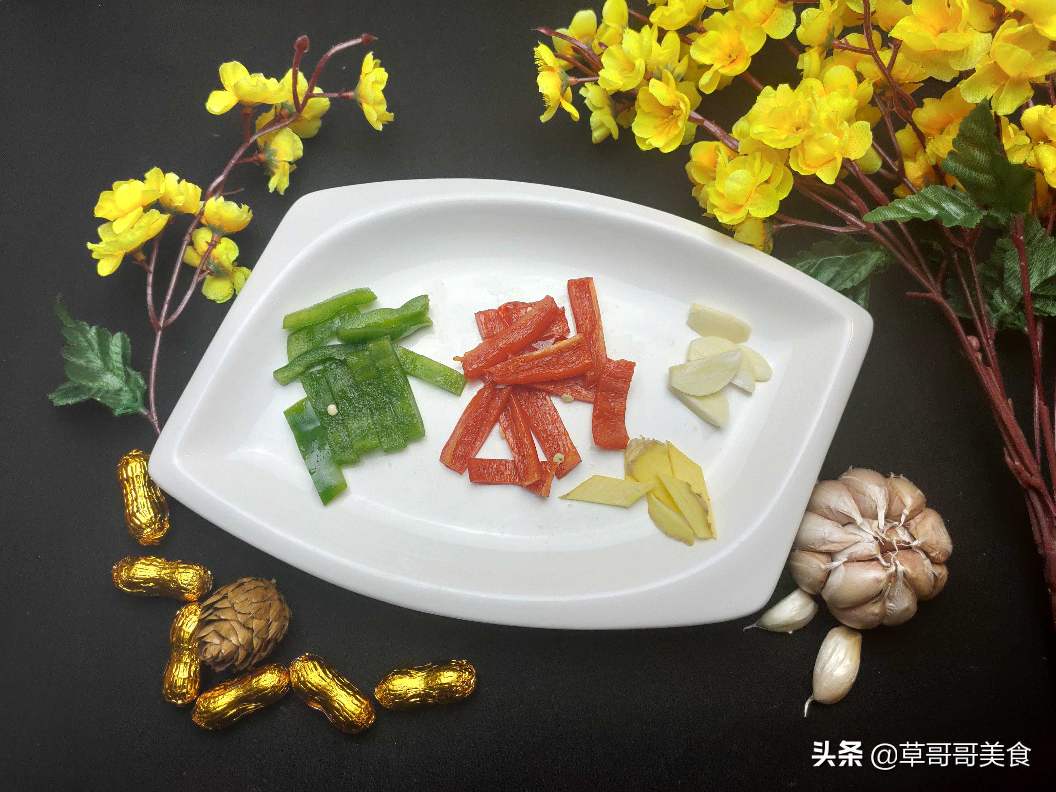 精致家常菜，青椒炒发皮，好吃又下饭，4步搞定的小白练手菜